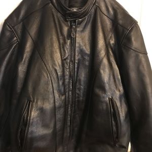 Men’s leather motorcycle jacket